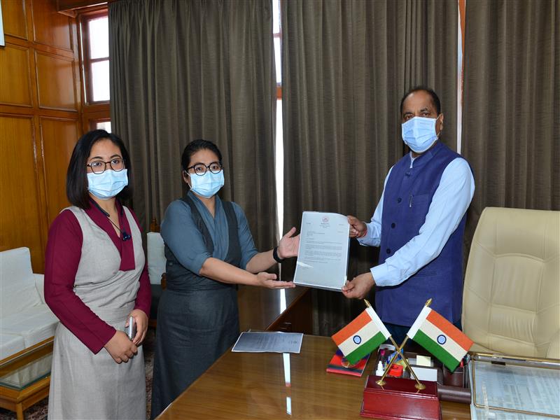Chief Representative Officer, Shimla of Tibetan Government in Exile Tenzin Nawang presented a letter to Chief Minister Jai Ram Thakur