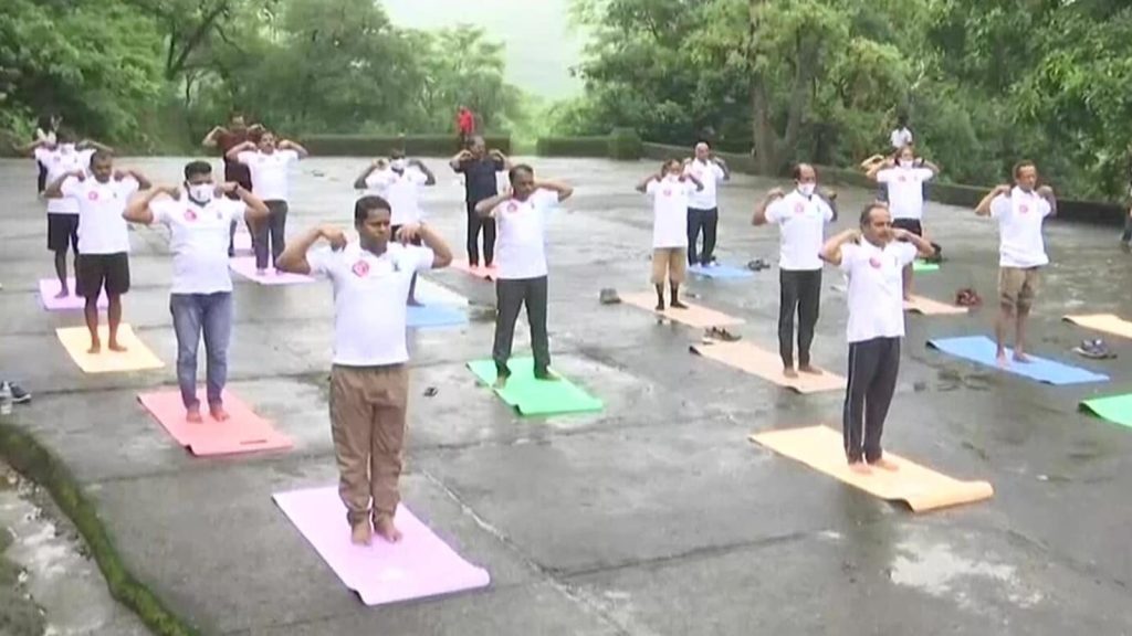 Vice President appeals to the people to make Yoga part of their daily lives