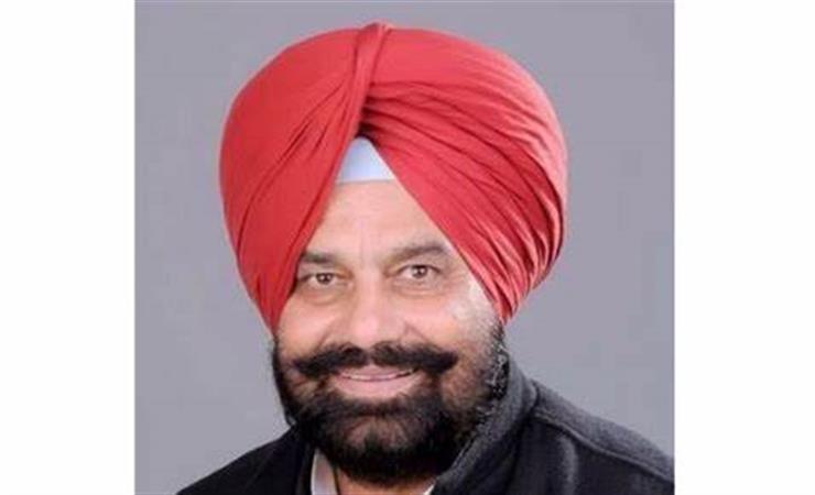 Punjab Water Resources Minister Sukhbinder Singh Sarkaria on Friday lashed out at Sukhbir Singh Badal for his misleading and distorted statement regarding the supply