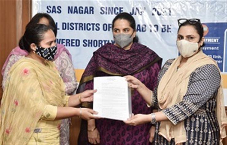 RAZIA SULTANA HANDS OVER APPOINTMENT LETTERS TO 30 CANDIDATES ON COMPASSIONATE GROUND