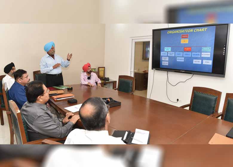 CM reviews the working of Defence Services Welfare Department