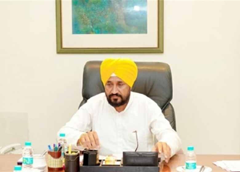 punjab cm assails kejriwal for befooling industrialists by making tall claims
