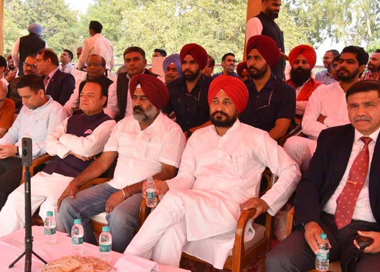During the final of Surjeet Hockey Tournament Chief Minister played the role of goalkeeper Pargat Singh became a hitter