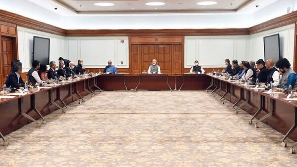PM hosts roundtable interaction with representatives of Venture Capital and Private Equity Funds