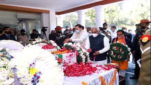 मुख्यमंत्री श्री पुष्कर सिंह धामी ने शुक्रवार को 3 कामराज रोड नई दिल्ली में सीडीएस जनरल बिपिन रावत और उनकी पत्नी श्रीमती मधुलिका रावत को श्रद्धासुमन अर्पित कर श्रद्धांजलि दी।