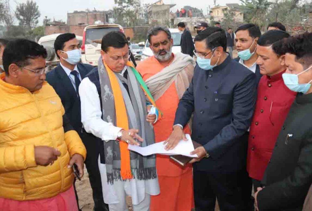 Chief Minister Shri Pushkar Singh Dhami reached Khatima and inspected various development works and construction works going on in Khatima.