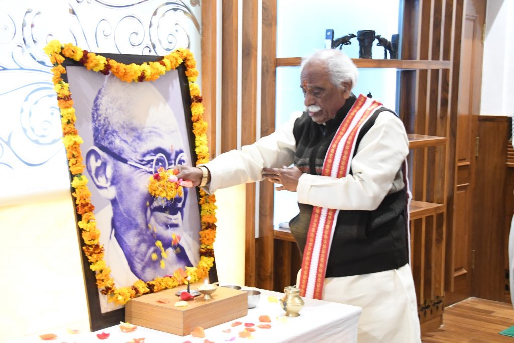 Father of the Nation Mahatma Gandhi played an important role in India’s freedom movement by following the path of truth and non-violence his life