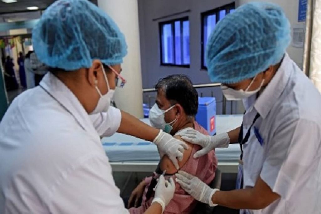 India’s Cumulative COVID-19 Vaccination Coverage exceeds 165.70 Cr