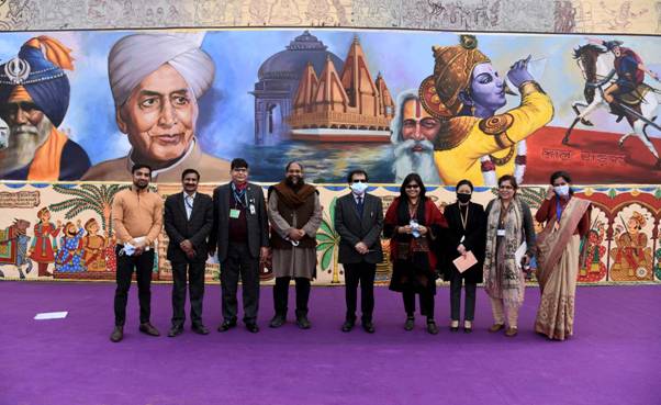The gigantic and magnificent scrolls created under the unique initiative ‘Kala Kumbh’ installed at Rajpath for Republic Day 2022 celebrations