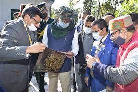 Governor visits Bee Research Station at Nagrota Bagwan