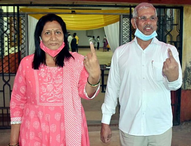 Himachal Governor casts his vote