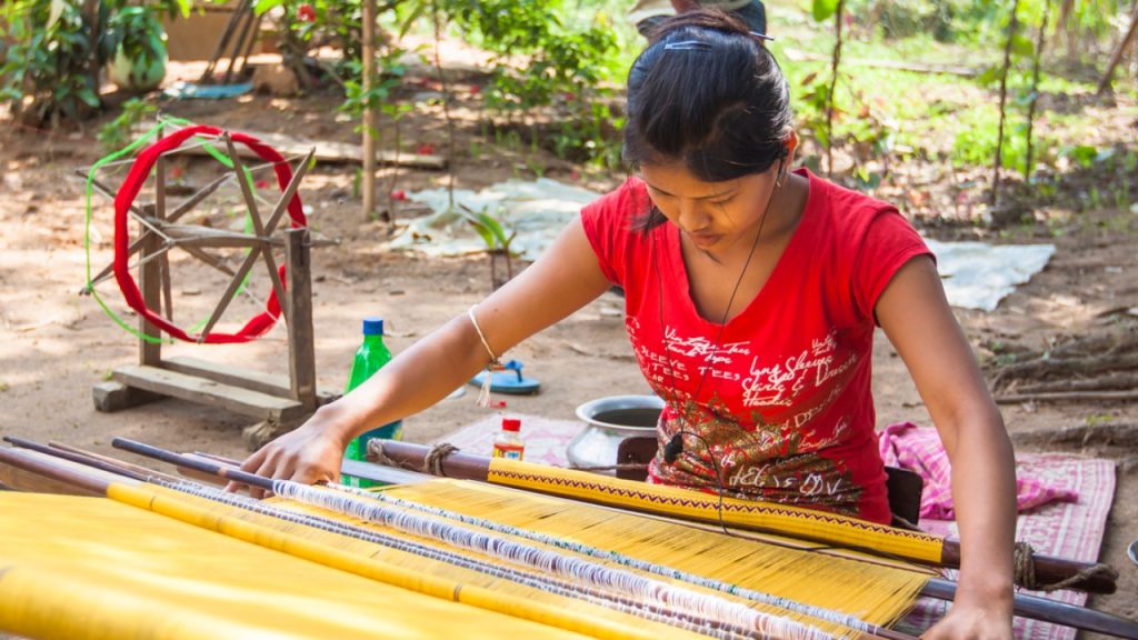 25,46,285 Women working in Handloom Sector of Textiles Industry