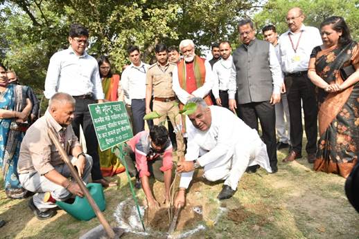 From Minister to Officials, Media to people, everyone plants together 75 saplings on International Day of Forests at National Zoological Park