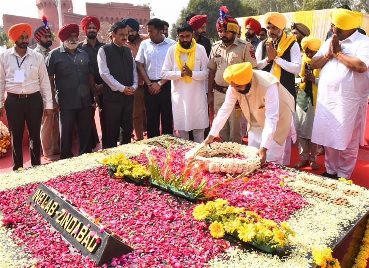 On Martyrdom Day Of Legendary Martyr-Cm Vows To Make Punjab A Corruption Free State