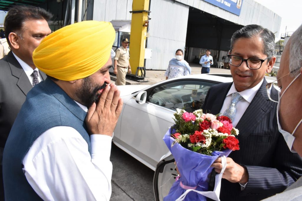 Bhagwant Mann Welcomes Cji During His Maiden Visit To State