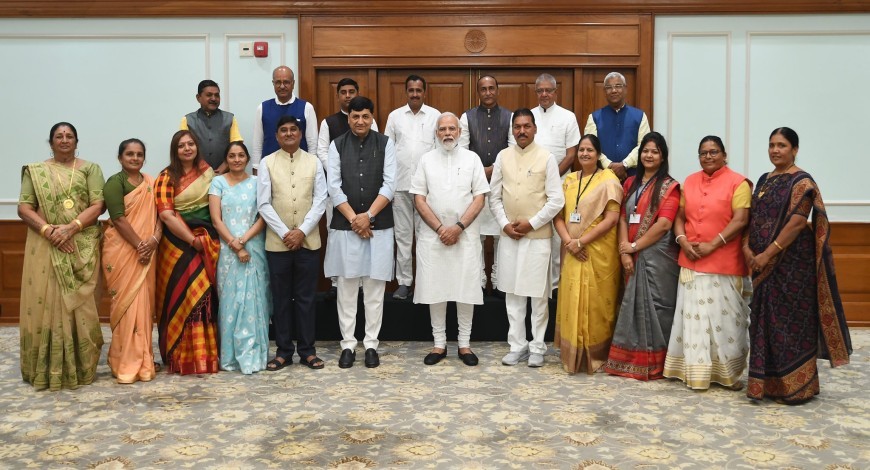 PM meets district Panchayat Members from Gujarat