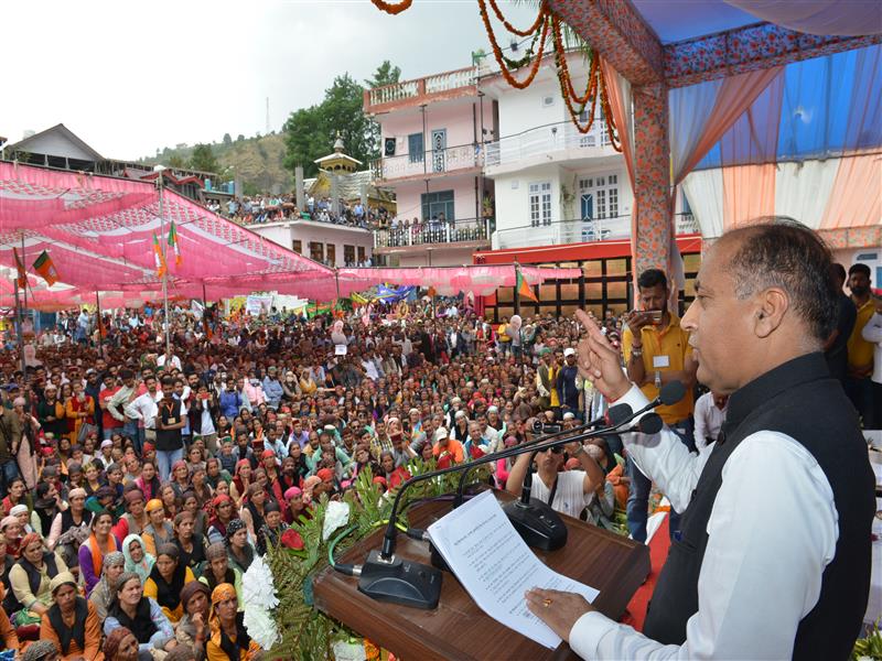 CM dedicates and lays foundation stone of developmental projects of Rs. 102 crore at Rohru
