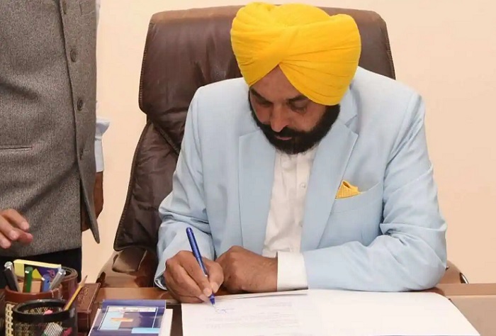 Fulfilling his party's promise Bhagwant Mann directs FD to immediately release compensation of Rs.50 lakh to victim family of deceased PRTC driver Manjit Singh